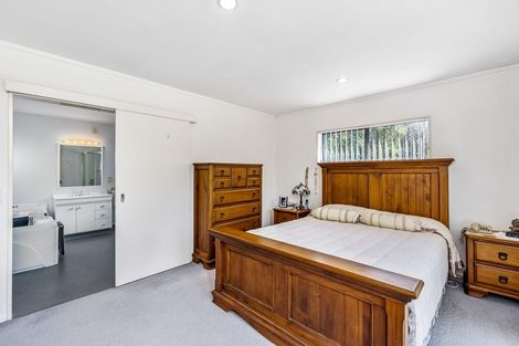 Photo of property in 2 Realm Drive, Paraparaumu, 5032