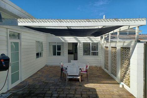 Photo of property in 24 Princes Street, Northcote Point, Auckland, 0627