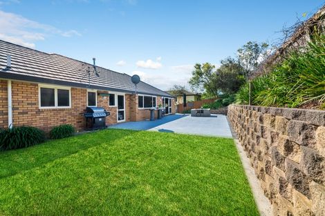 Photo of property in 3 Semillon Avenue, Henderson, Auckland, 0612