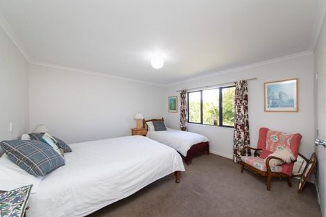 Photo of property in 57 Waicola Drive, Fitzherbert, Palmerston North, 4471