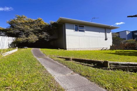 Photo of property in 5 Celeste Place, Totara Vale, Auckland, 0627