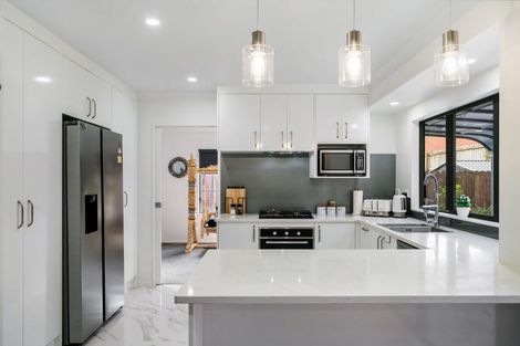 Photo of property in 82 Hillwell Drive, Henderson, Auckland, 0612