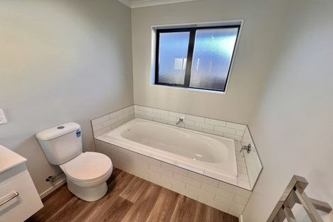 Photo of property in 76 Broadway Parade, Rolleston, 7615