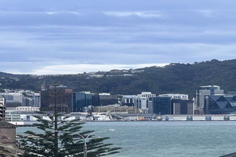 Photo of property in 2/1 Hay Street, Oriental Bay, Wellington, 6011