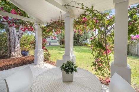 Photo of property in 29a Stanley Point Road, Stanley Point, Auckland, 0624