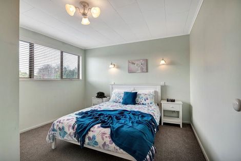 Photo of property in 11 Leatham Avenue, Strandon, New Plymouth, 4312
