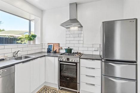 Photo of property in 2/104a Idris Road, Bryndwr, Christchurch, 8052