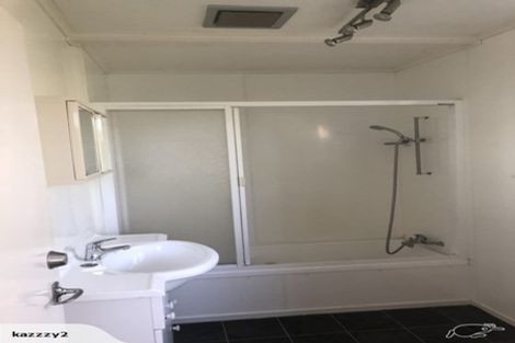 Photo of property in 2 Elgin Place, Red Beach, 0932