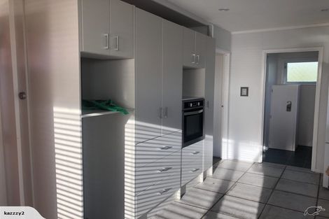 Photo of property in 2 Elgin Place, Red Beach, 0932