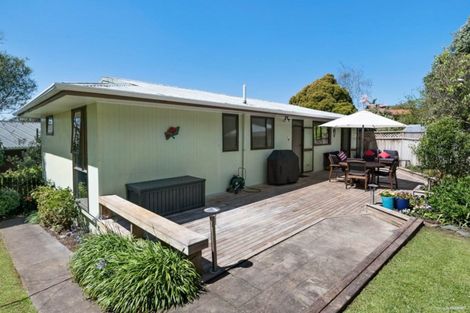 Photo of property in 41 John Dee Crescent, Red Beach, 0932