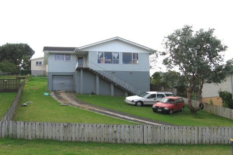 Photo of property in 8 Vallance Place, Massey, Auckland, 0614