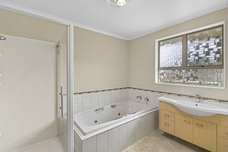 Photo of property in 11 The Avenue, Paraparaumu Beach, Paraparaumu, 5032