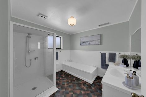 Photo of property in 8 Taipari Avenue, Raglan, 3225