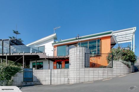 Photo of property in 15 Milton Terrace, Hospital Hill, Napier, 4110