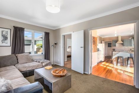 Photo of property in 44 Grays Road, Plimmerton, Porirua, 5026