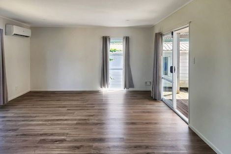 Photo of property in 1/5 Myna Place, Weymouth, Auckland, 2103