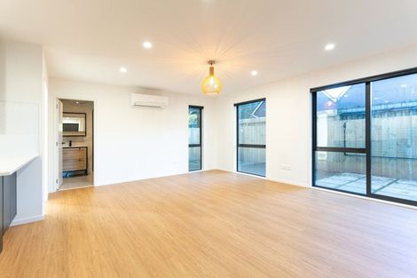 Photo of property in 16 Rangimarie Close, Opaheke, Papakura, 2113