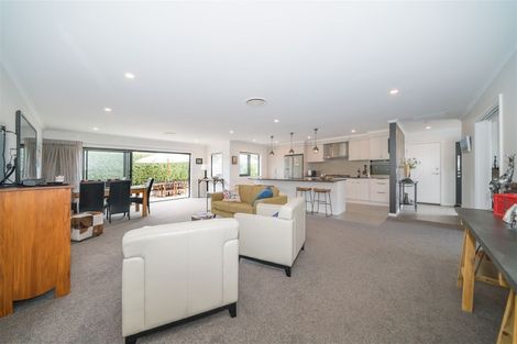 Photo of property in 5 Waimarama Court, Roslyn, Palmerston North, 4414