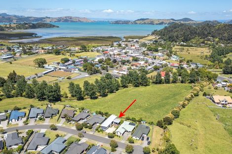 Photo of property in 147 Golden Shore Place, Coromandel, 3506