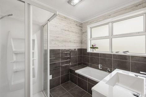 Photo of property in 16 Shelley Street, Otumoetai, Tauranga, 3110