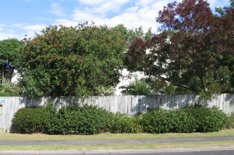 Photo of property in 13 Palliser Lane, Browns Bay, Auckland, 0630