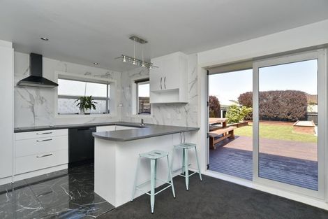 Photo of property in 9 Heathglen Avenue, Parklands, Christchurch, 8083