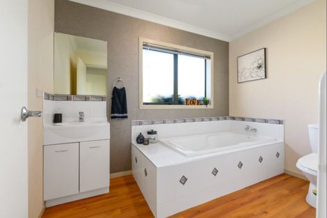 Photo of property in 10 Ellsworth Place, Chartwell, Hamilton, 3210