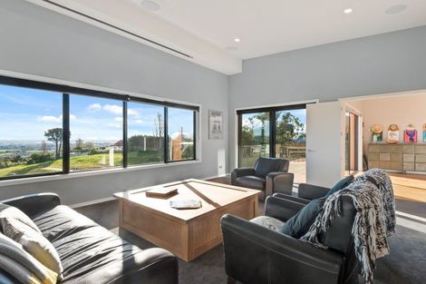 Photo of property in 37 Kiteroa Place, Cashmere, Christchurch, 8022