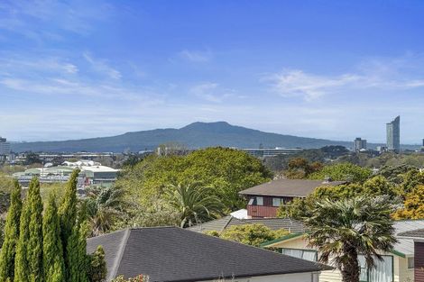 Photo of property in 48 Marlborough Avenue, Glenfield, Auckland, 0629