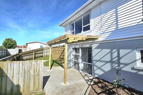 Photo of property in 10 Paritutu Road, Spotswood, New Plymouth, 4310