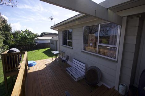 Photo of property in 15 Devonshire Road, Unsworth Heights, Auckland, 0632