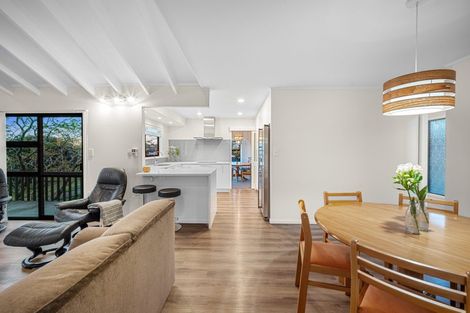 Photo of property in 21 St Annes Crescent, Wattle Downs, Auckland, 2103