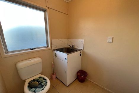 Photo of property in 476 Roscommon Road, Clendon Park, Auckland, 2103