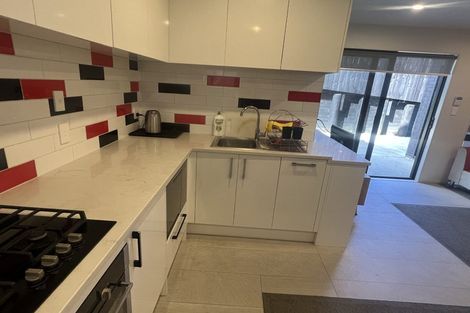 Photo of property in 8b Palmer Avenue, Glen Eden, Auckland, 0602