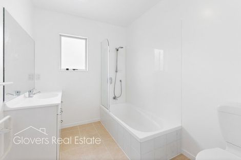 Photo of property in 2/18 Wattle Street, New Lynn, Auckland, 0600