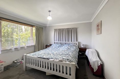 Photo of property in 2 Hendon Place, West End, Palmerston North, 4412