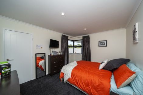 Photo of property in 4 Ongarui Close, Whalers Gate, New Plymouth, 4310