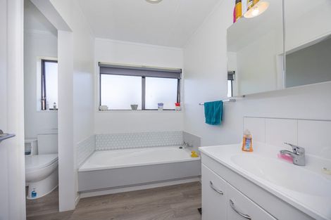 Photo of property in 7 Bartholomew Drive, Nawton, Hamilton, 3200