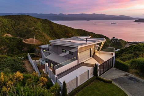 Photo of property in 35 Grumman Lane, Newlands, Wellington, 6037