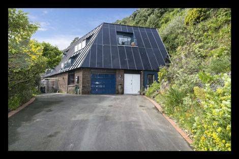 Photo of property in 12 Owhiro Bay Parade, Owhiro Bay, Wellington, 6023