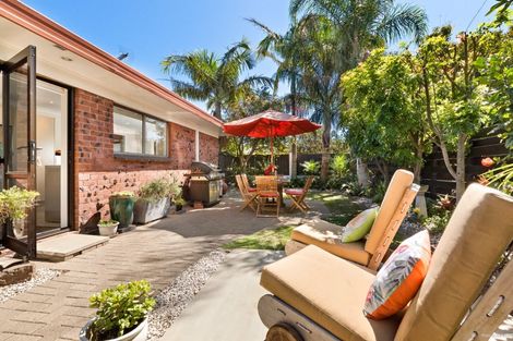 Photo of property in 2/22 Beaumaris Way, Conifer Grove, Takanini, 2112