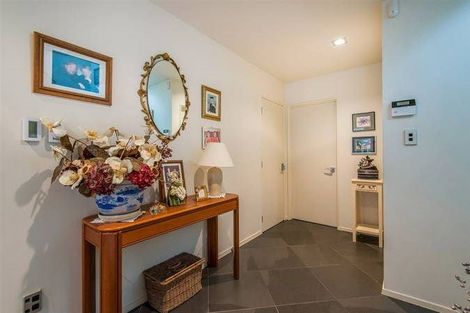 Photo of property in 2/4 Prospect Terrace, Milford, Auckland, 0620