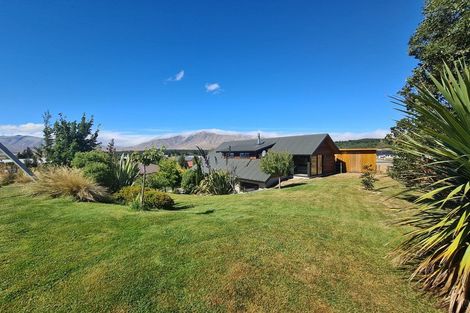 Photo of property in 1 Sams Place, Lake Tekapo, 7999