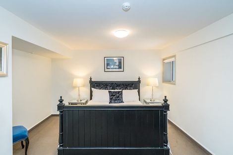 Photo of property in 2/2 Manor Place, Dunedin Central, Dunedin, 9016