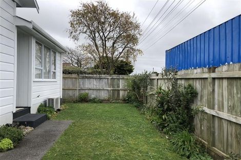 Photo of property in 52 Winchester Street, Levin, 5510