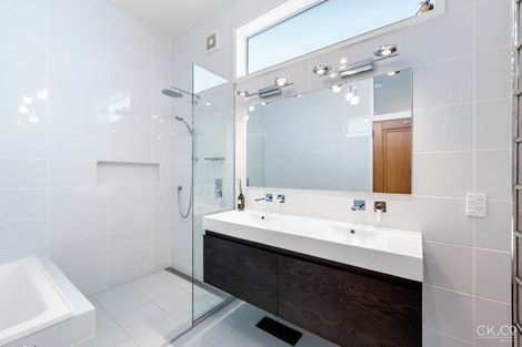 Photo of property in 17 Saint Albans Grove, Woburn, Lower Hutt, 5010