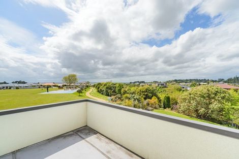 Photo of property in 189 Ruapehu Drive, Fitzherbert, Palmerston North, 4410