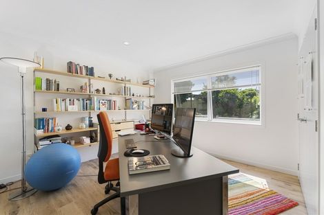 Photo of property in 155 Field Way, Waikanae Beach, Waikanae, 5036