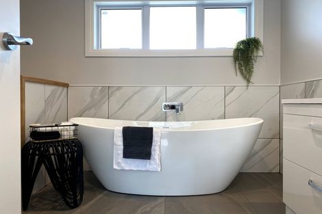 Photo of property in 16 Mitre Street, Gore, 9710