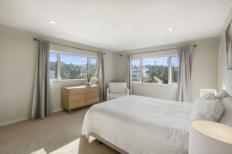 Photo of property in 5 Bintulu Place, Fairview Heights, Auckland, 0632